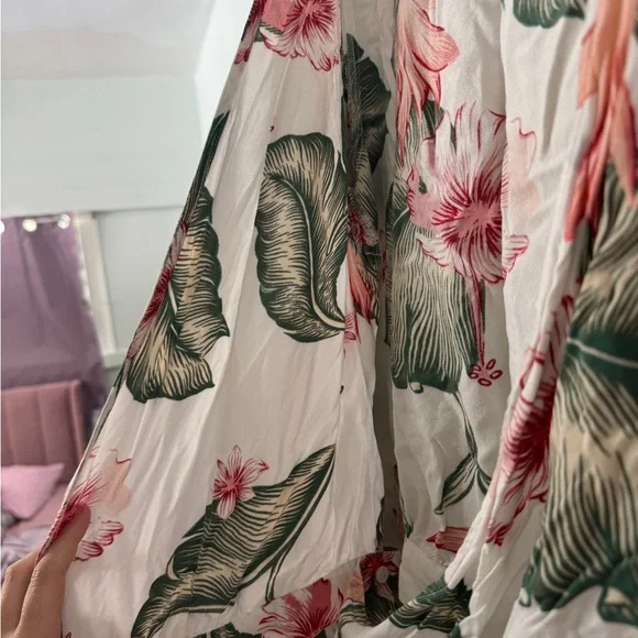 Like new Roxy Floral Wrap Top - Green and Pink, and red sz L - Picture 3 of 4